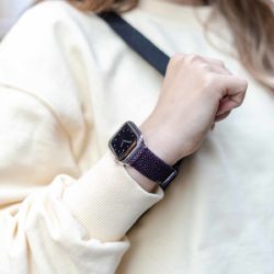 Purple-Rain-AW-stingray-leather-band-with-a-yellow-shirt