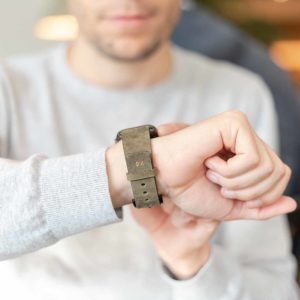 Deep-Leaf-AW-green-full-grain-leather-band-with-gold-