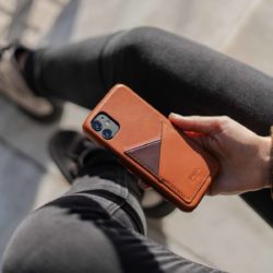 Barrel-iphone11-light-bronw-leather-case-in-asunny-day-for-her