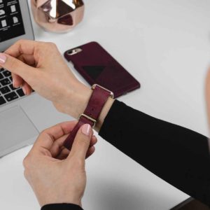 Grapewine-and-Colonial-red-burgundy-combo-Apple-accessories-for-her-tech-mood