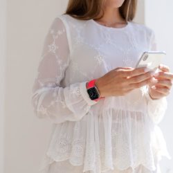 Iced Watermelon-Apple-watch-fuchsia-fluo-band-with-a-white-dress