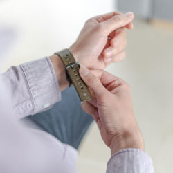 galaxy-watch-active-deep-leaf-on-wrist-for-him-close-up