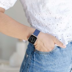 Apple watch-blue-tide-recycled-ocean-plastic-band-female-sportwear-outfit