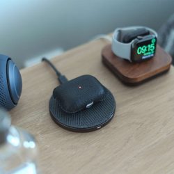 Airpods_Pro_JET_BLACK_leather_case-wileress_charging