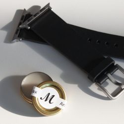 Amazonian_wax_leather_care_close_to_apple_watch_band