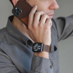 Old_Brown-Cigar-Apple-Combo-dark-brown-products-handling-in-an-sportwear-outfit
