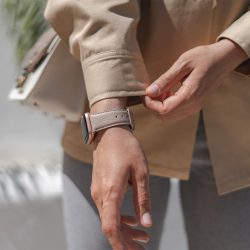 Bisque-Apple-watch-recycled-vegan-band-for-her-sunny-day