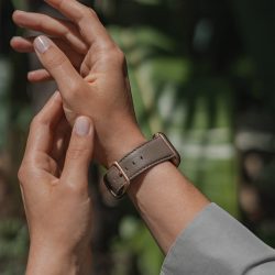 Strudel-Apple-watch-recycled-vegan-band-for-her-tropical-mood